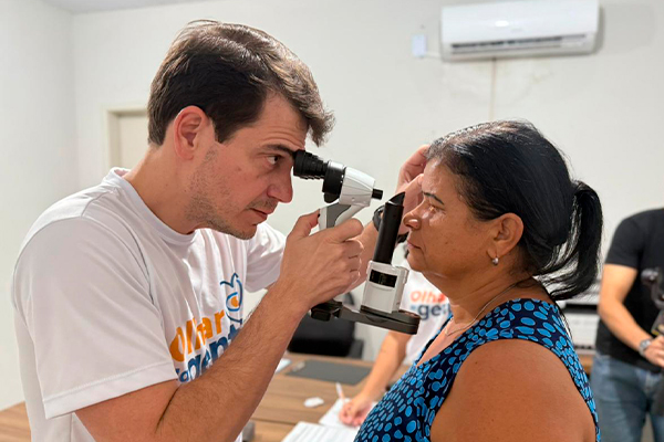 Projeto Olhar da Gente beneficia moradores de Flexeiras com triagem para cirurgias de catarata